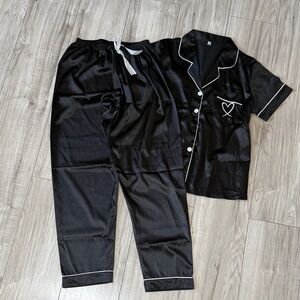 Black Satin Women Pajama Set with Heart Detail SHEIN Size M